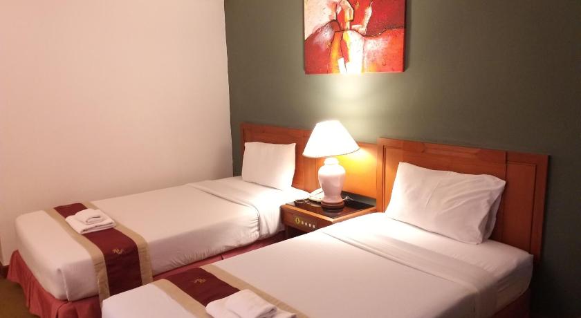 Image of Deluxe Twin Bed 11