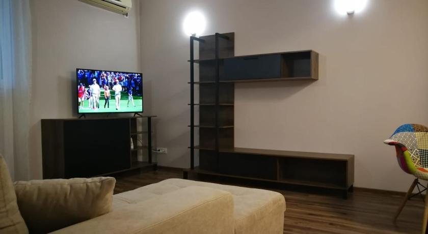 BEST APARTHOTEL EVER! next to Airport Otopeni — Hotel in Bucharest