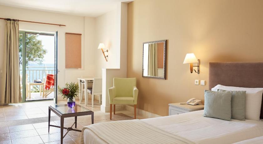 Image of Seafront Junior Suite with Pool Access 0