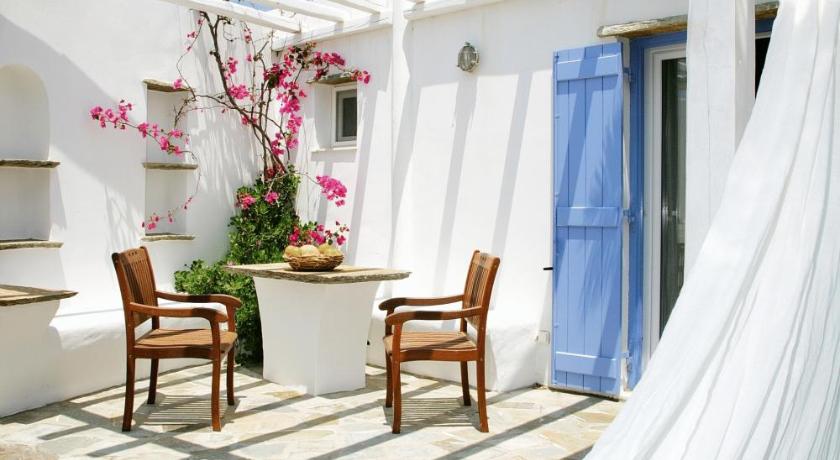 Golden Beach Studios & Suites photo