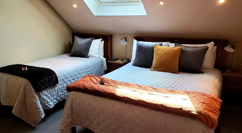 Image of Deluxe Triple Room 3