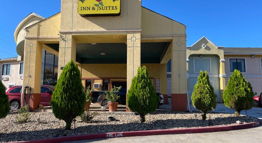 Rose City Inn & Suites photo