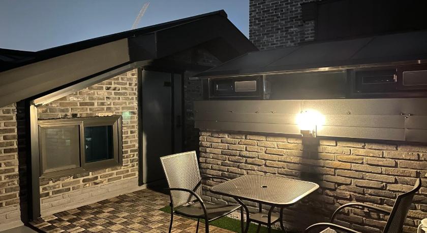 Incheon W Premium Guesthouse Incheon airport 3-Star Hotel pool