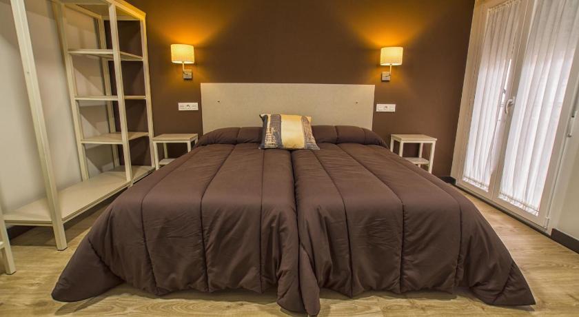 Hostal Elvira photo