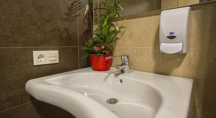 Hostal Elvira photo