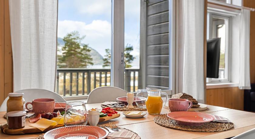 Kinsarvik Mikkelparken Ferietun 4-Star Guesthouse pool