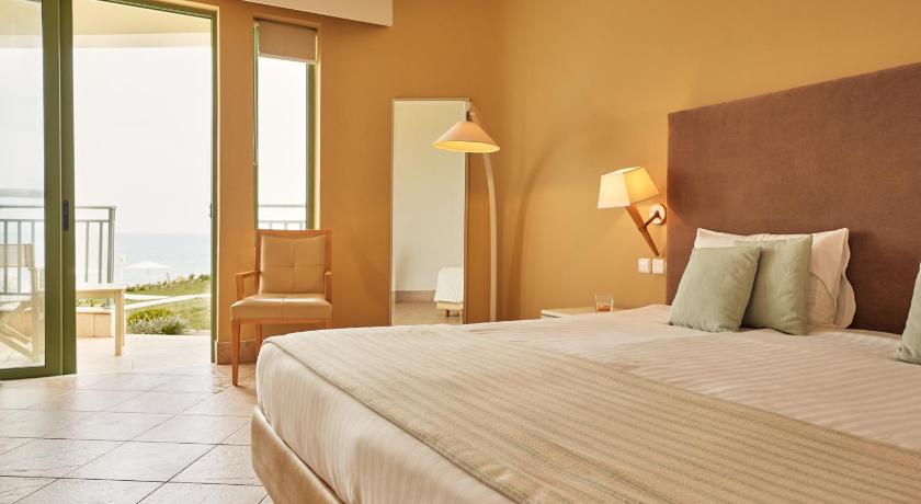 Image of Superior Double Room with Sea View and Sharing Pool 4