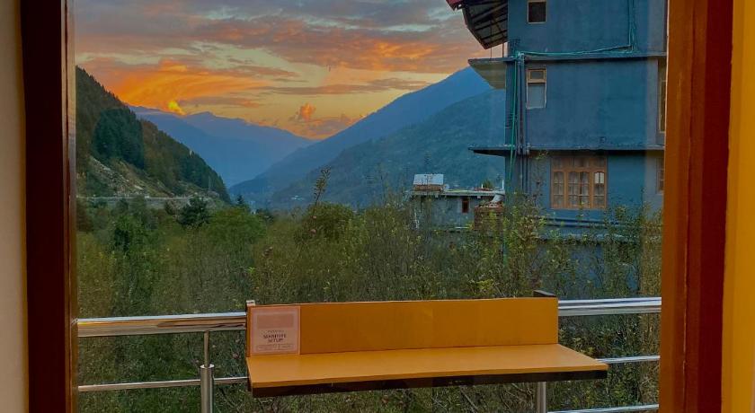 Adira Cafe & Boutique Stay, Manali photo