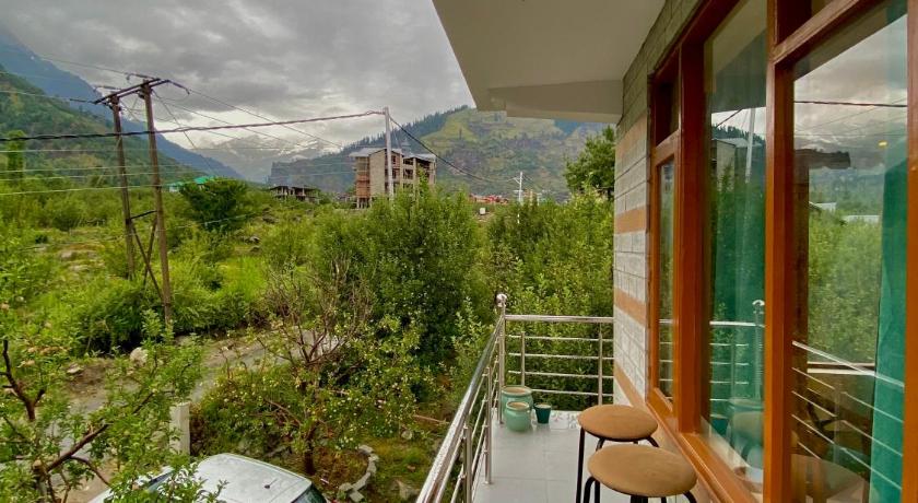 Adira Cafe & Boutique Stay, Manali photo