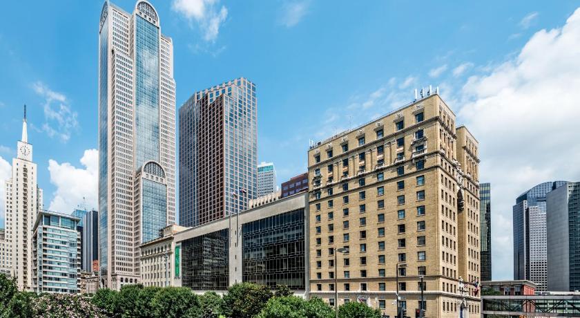 Hotel Indigo Dallas Downtown photo