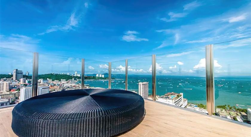 The Base Central Pattaya - A Luxury Condo by Peter photo
