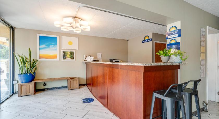 Days Inn by Wyndham Nashville Saint Thomas West Hospital photo