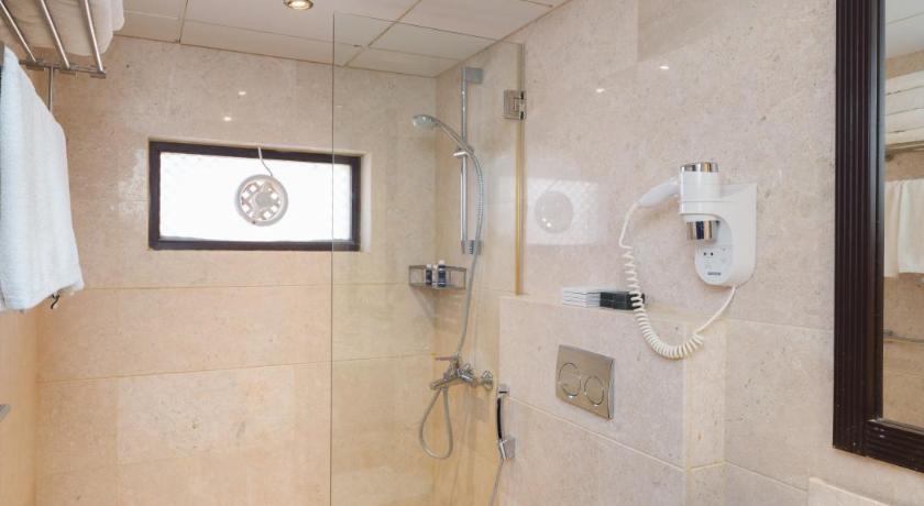 Image of Deluxe Room 2
