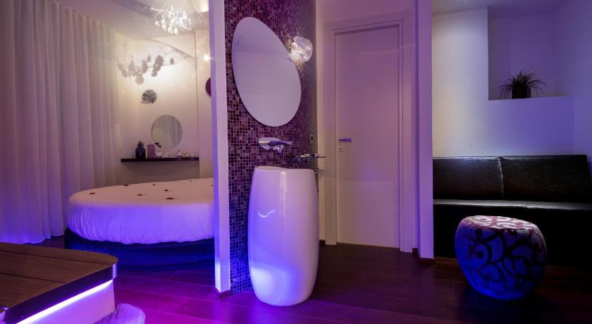 Image of Executive Suite (3 Adults) 8