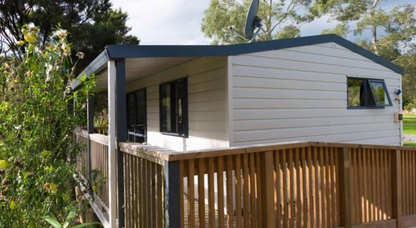 Image of 2 Bedroom Bungalow 6