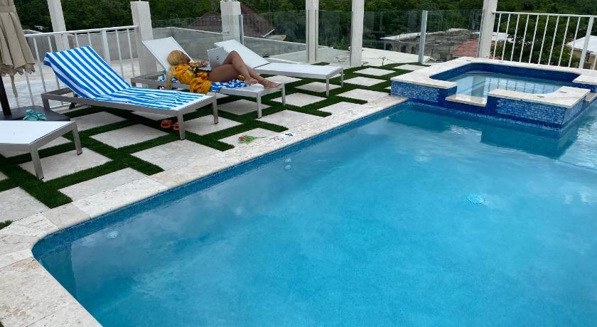 Luxury 2 Bedroom Rooftop pool View unit #3 photo