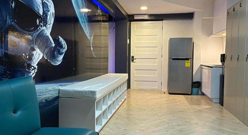 BMAX SPACEPODS photo