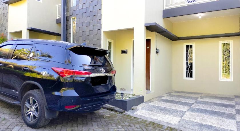 Villa Banyu 2 bedrooms, Batu city photo