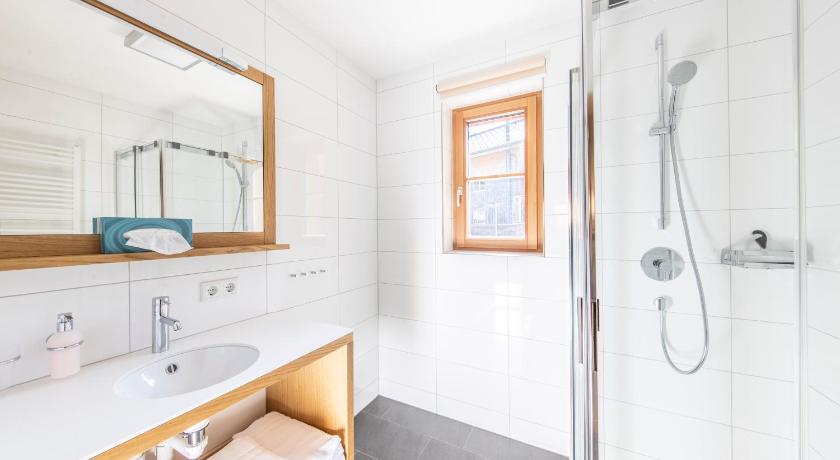 Alpin Chalet Schrocken photo