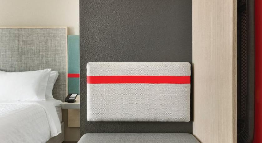 Image of 2 Queen Standard 12
