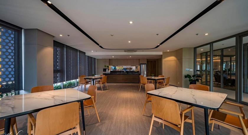 Image of One-Bedroom Apartment 14