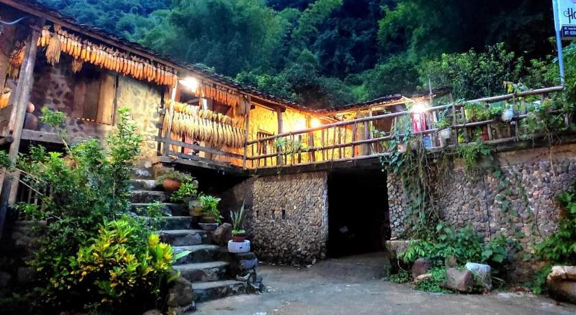 Hoang Cong Ban Gioc Homestay — Hotel in Lung Miau