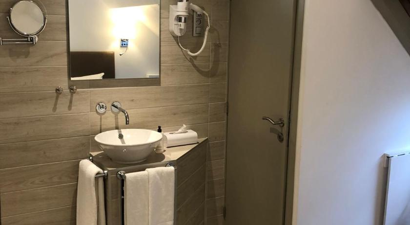 Shelter-rooms photo
