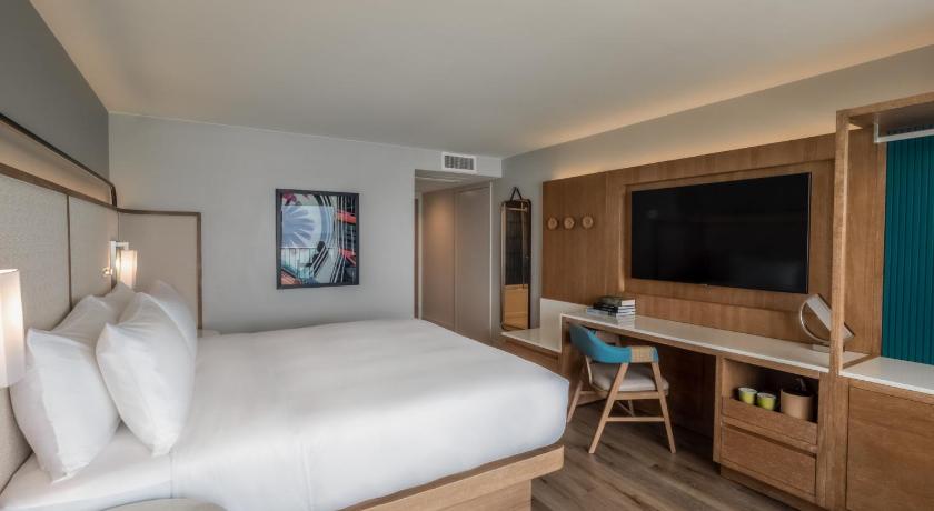 Imagen de 1 King Premium Oceanfront 4