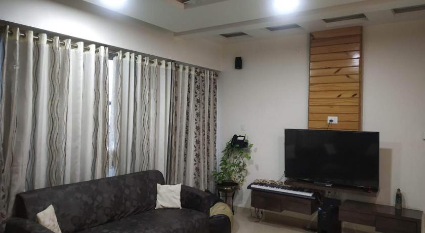 Royal Suites - 3 rooms Appt -Blue — Hotel in Pune