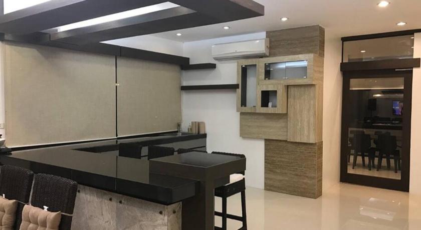Big House w/nice location near SM & Ateneo photo