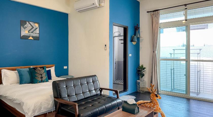 Image of Double Balcony 1