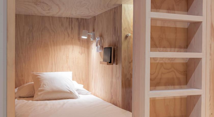 Colo Colo Hostel - Single Private Beds — Hotel in San Sebastian