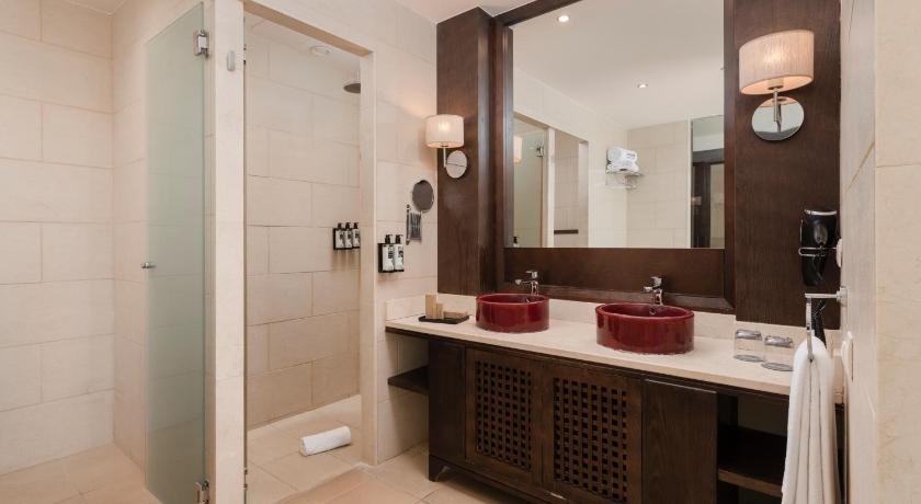 Image of Suite 8