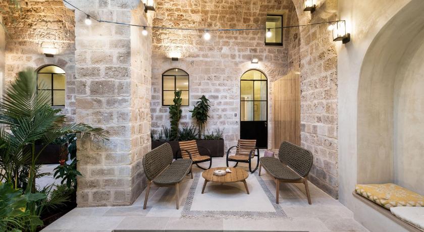 Image of Melisende Oasis 6 (shared pool) 7