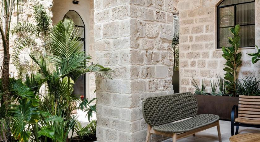 Image of Melisende Oasis 6 (shared pool) 10