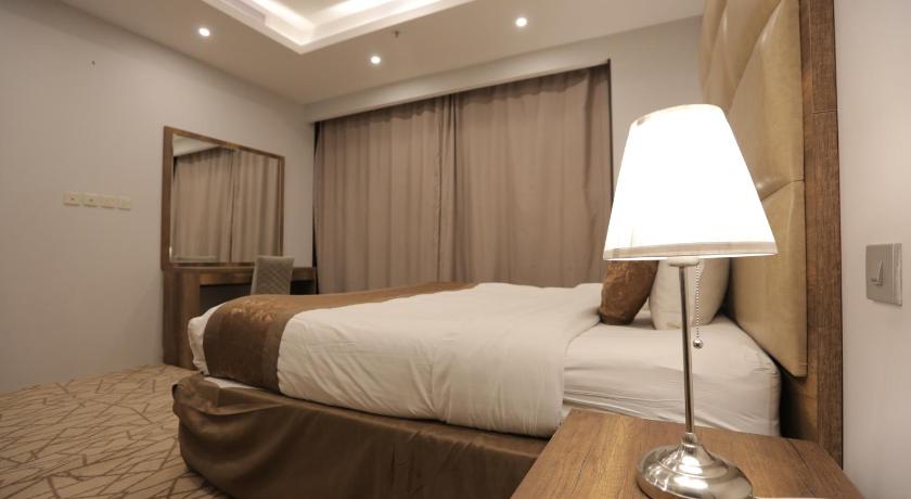 Broad ApartHotel photo