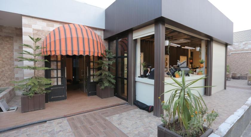 Broad ApartHotel photo