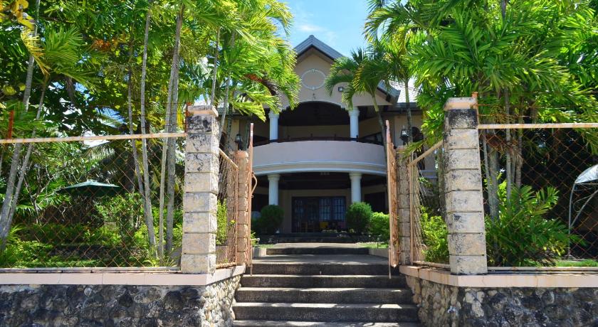 Private beachfront 2 bedroom house with ocean view and direct reef access photo