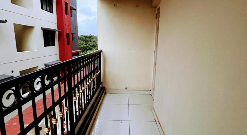 Cozy 2BHK condo surrounded with greenery. photo