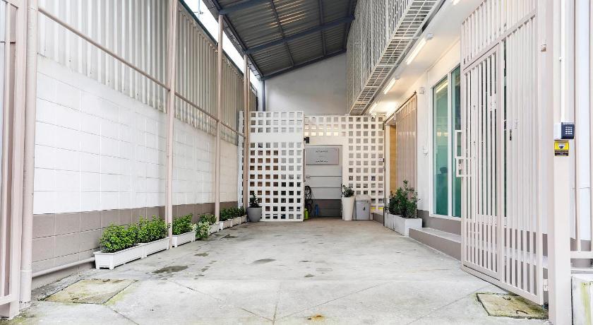 バンコク Takka Hotel - Bangna 3つ星 ホテル プール