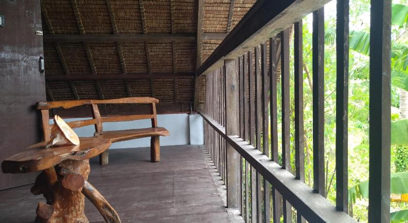 BUTTERFLY HOUSE, Libertad, General Luna, Siargao, Filipinas photo