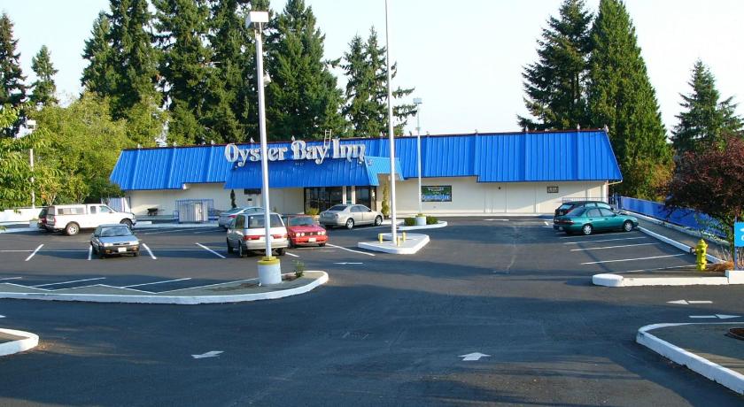 Oyster Bay Inn & Suites photo