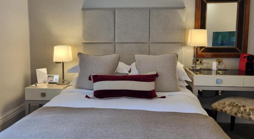 Image of Cozy Attic Double Room 4