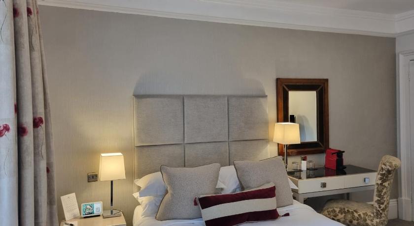 Image of Cozy Attic Double Room 3