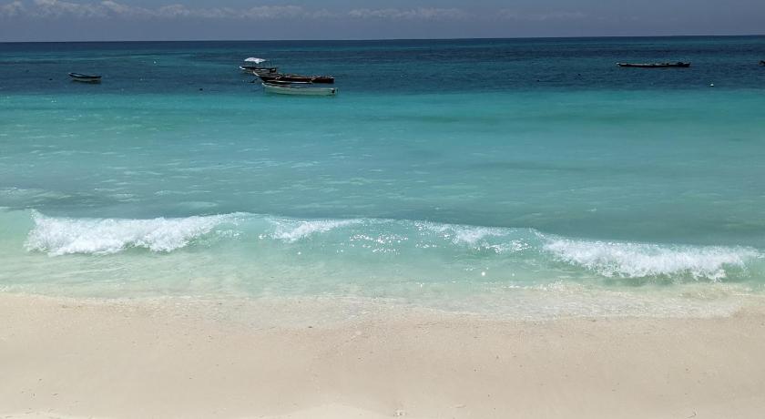 Mkadi Beach House photo