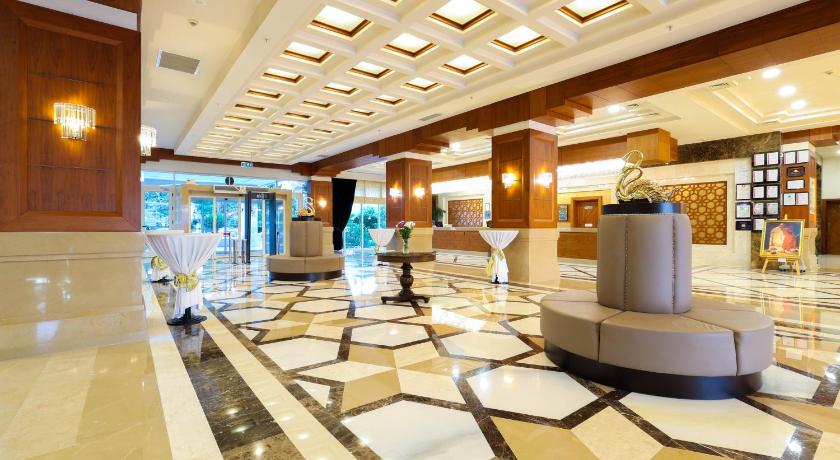 Crystal De Luxe Resort & Spa - image 2
