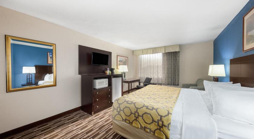 Baymont by Wyndham Springfield South Hwy 65 photo