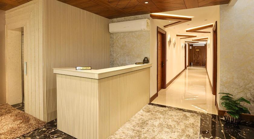 ROYAL LALIT Grand Hotel photo