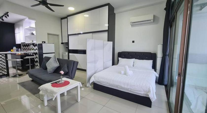 新山 Palazio Mount Austin Studio Balcony Lake View 3星级 单人房 大堂