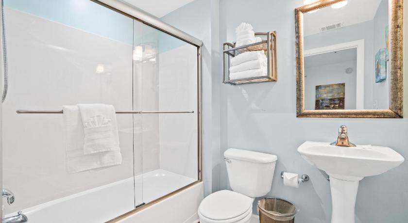 Image of Two-Bedroom Apartment with Sea View - 801W-B 6